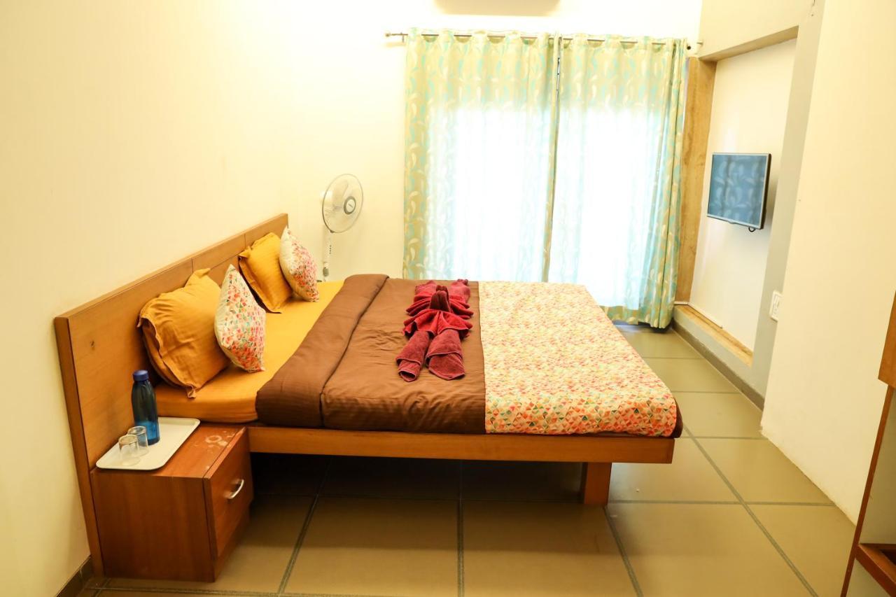 Surya Kiran Miramar Bed & Breakfast Panaji Dış mekan fotoğraf