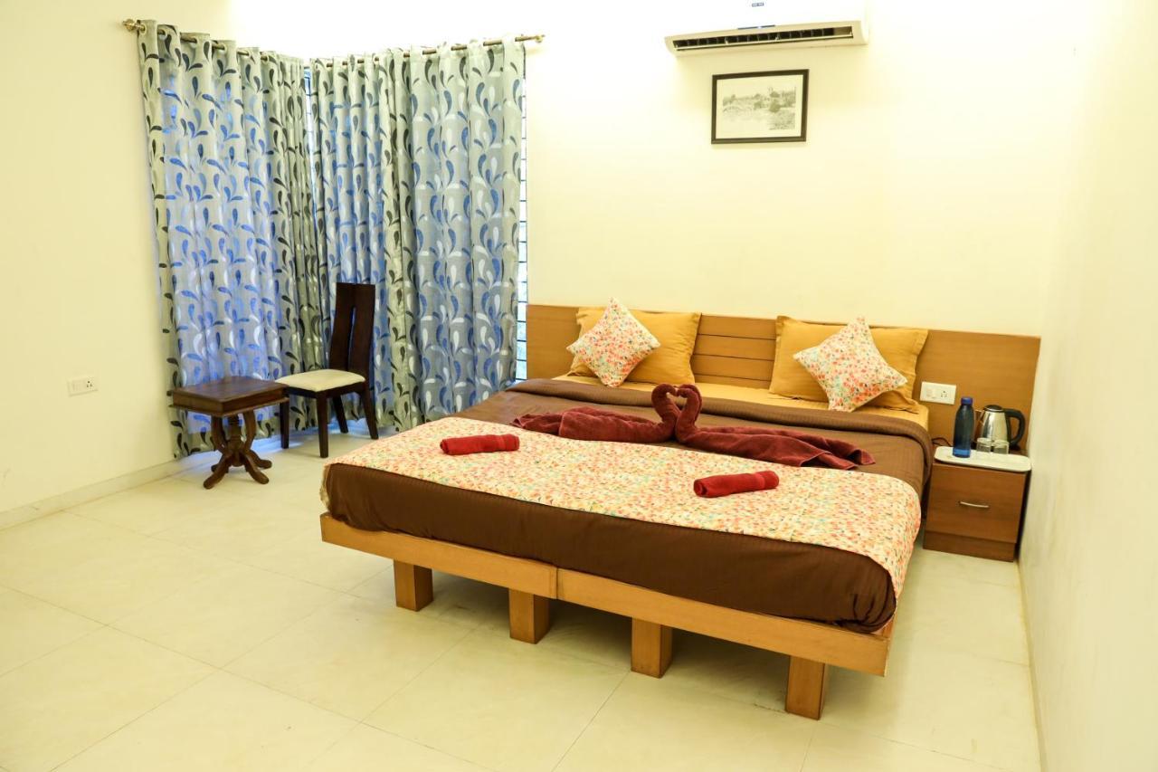 Surya Kiran Miramar Bed & Breakfast Panaji Dış mekan fotoğraf