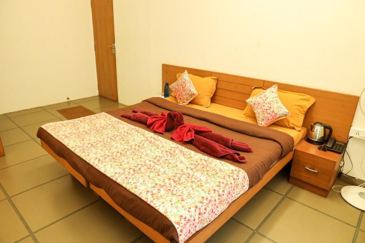 Surya Kiran Miramar Bed & Breakfast Panaji Dış mekan fotoğraf